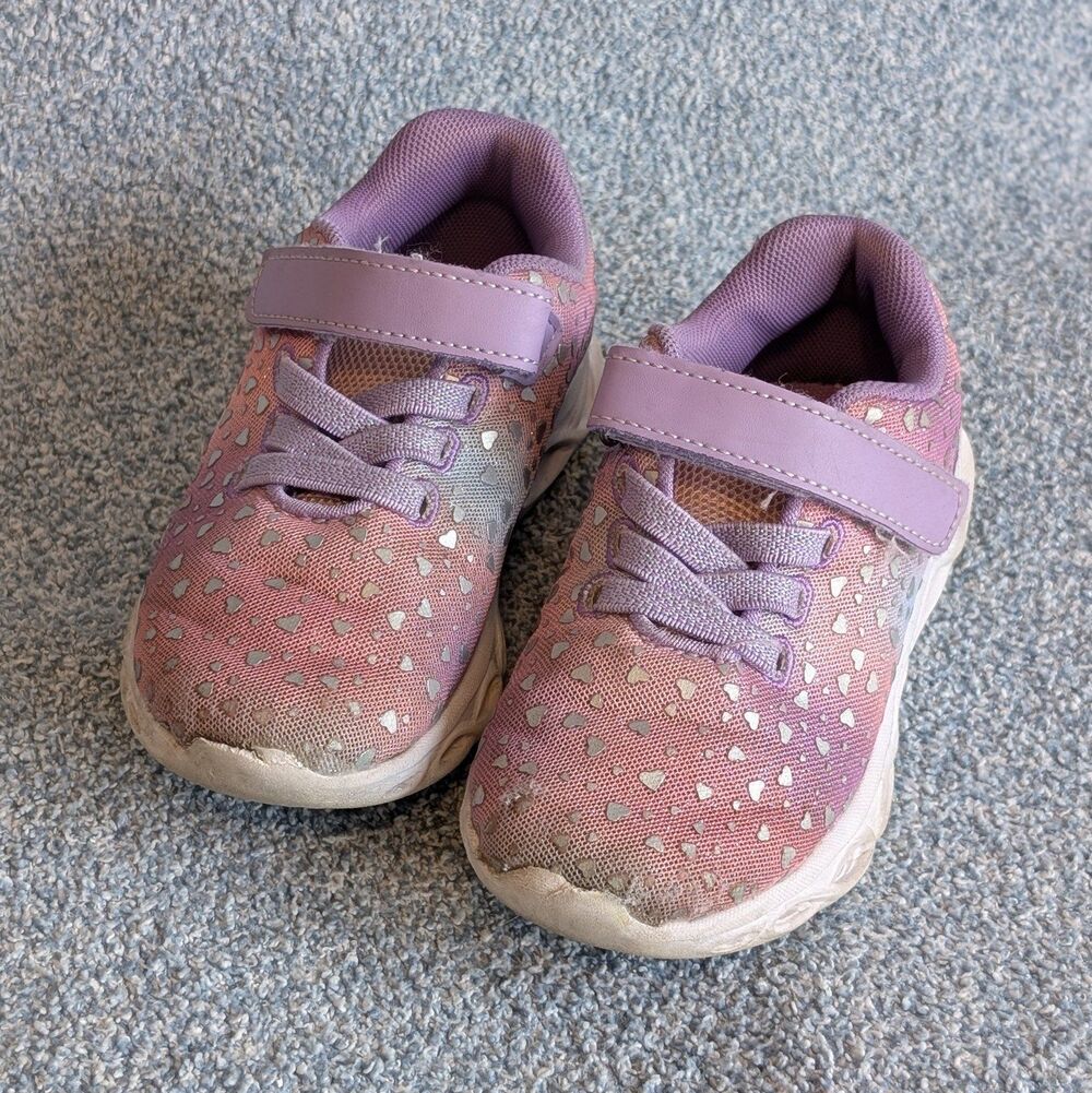 Coodo Girls Size 11 Periwinkle Purple Pink Heart Flashing LED Light Up Sneakers
